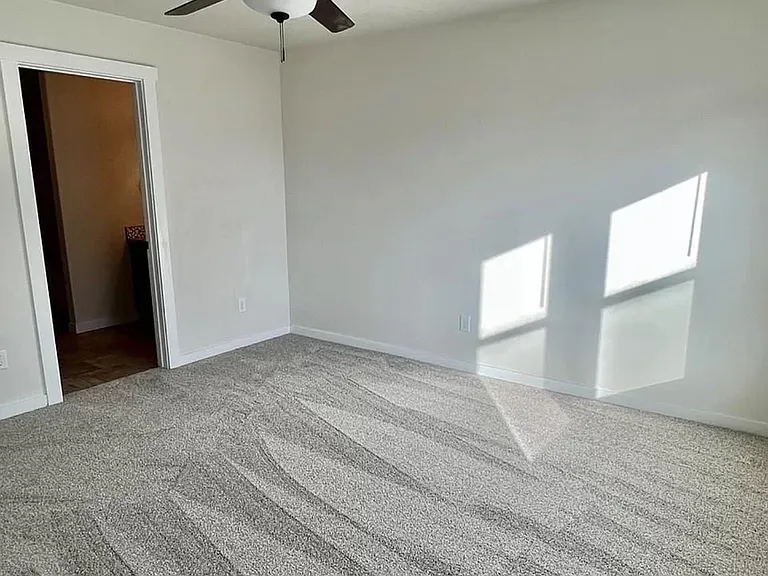 715 SW Huebert St — Photo 10