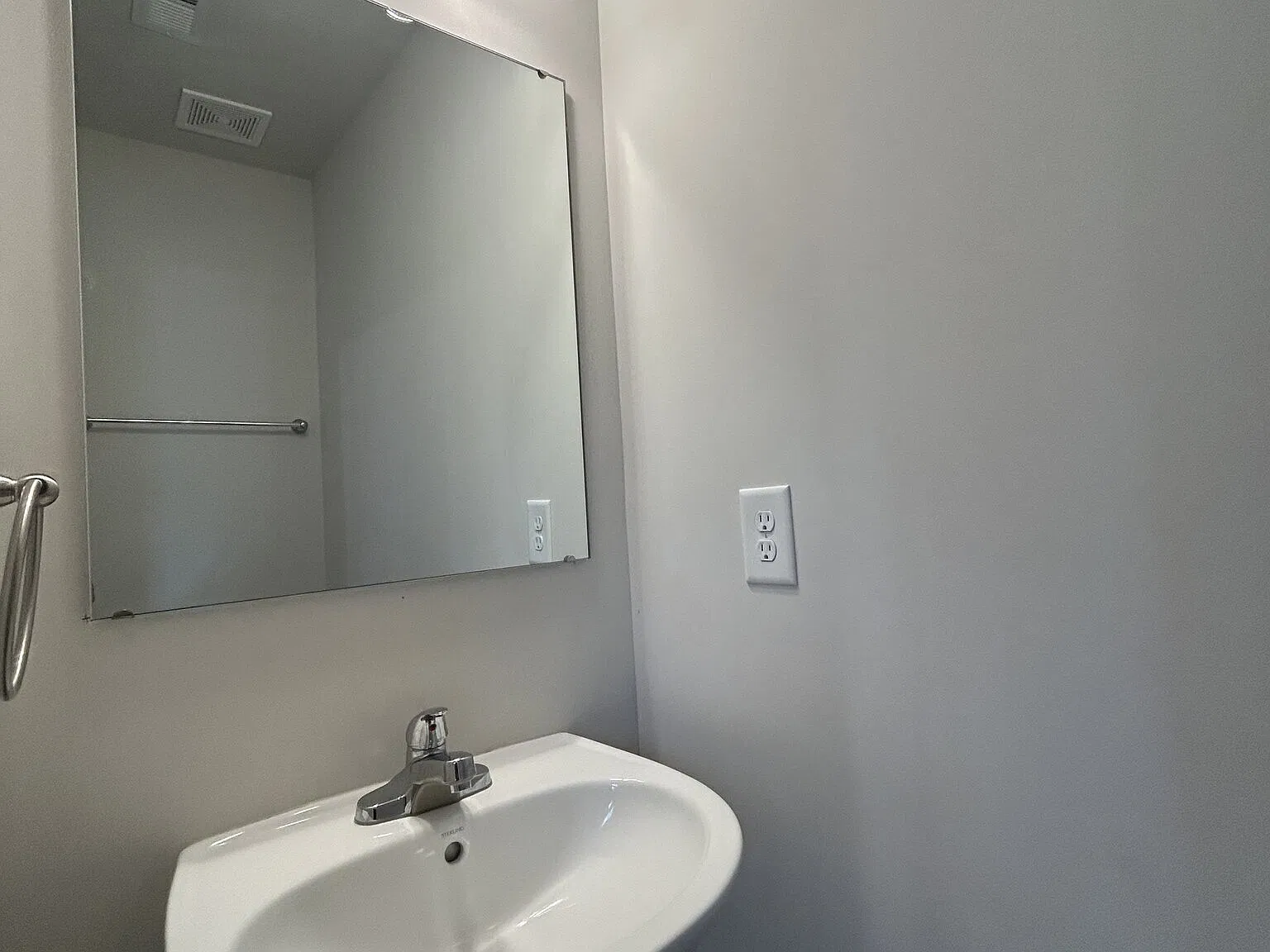 3 bed, 2.5 bath, 1440 sqft, $1,845 — Photo 4