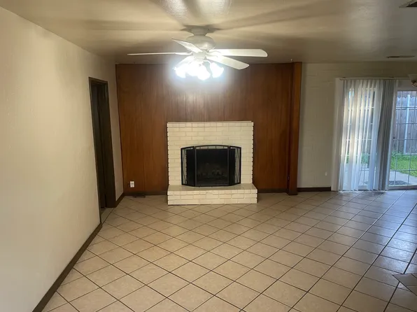 650 Valley View Dr, Oakdale, CA 95361
