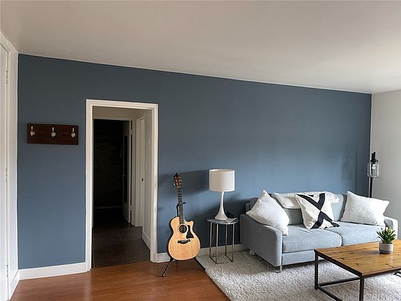 2nd image of 1334 S Carmelina Ave APT 7