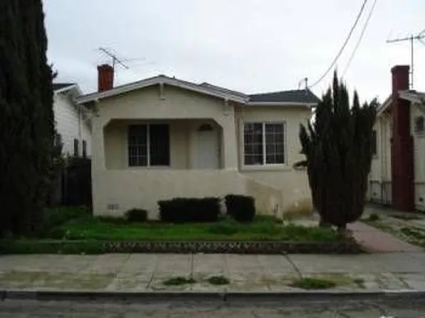 2340 Bartlett St, Oakland, CA 94601