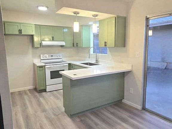 3rd image of 1400 W 12th St
