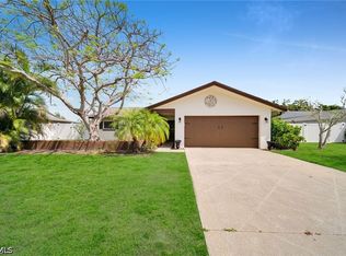873 Hofstra Dr, Fort Myers, FL 33919