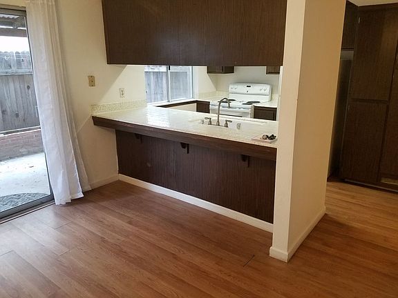 5th image of 1946 Benita Dr Unit 2