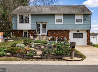 419 Apple Rd, Edgewater Park, NJ 08010