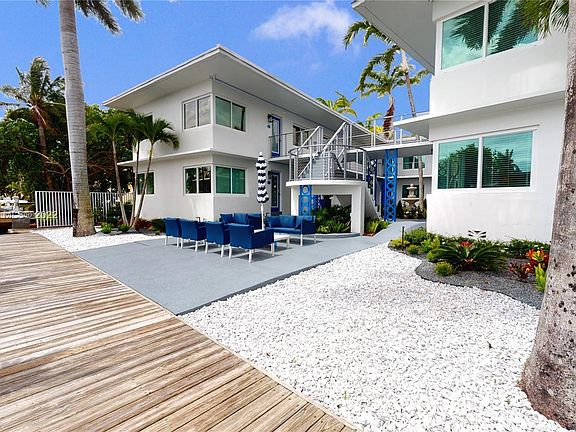 4th image of 508 Hendricks Isle APT 3