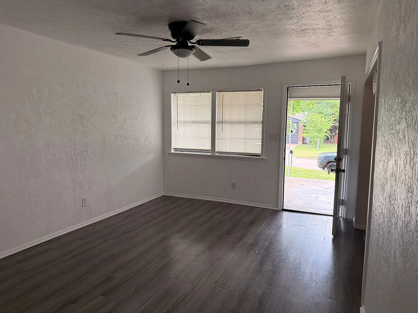 6111 NW Euclid Ave -- $1000 — Photo 3