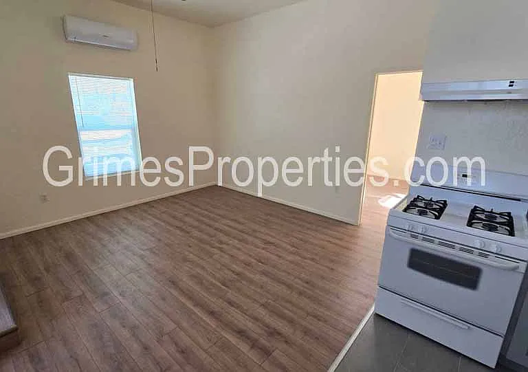 2613 McEarl Ave SE #2601-A — Photo 3