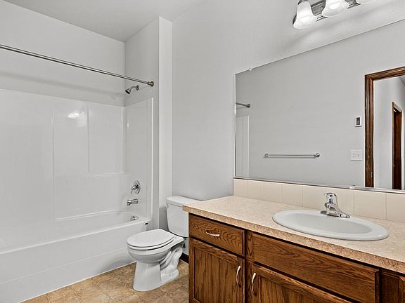 3rd image of 13914 E 14th Ln