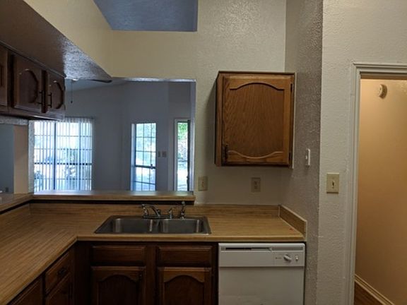 5th image of 2805 Clovermeadow Dr