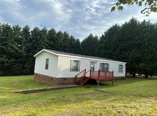 3631 Clarks Chapel Rd, Lenoir, NC 28645