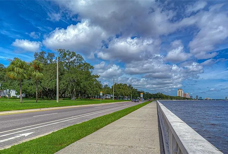 4907 Bayshore Blvd #105 — Photo 41