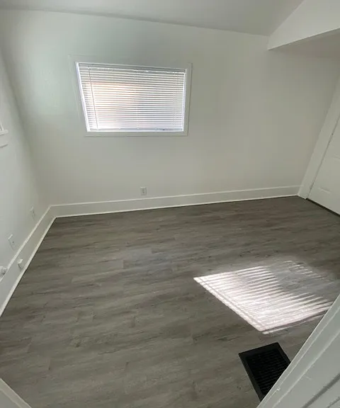 706 SW Taylors Ferry Rd — Photo 11