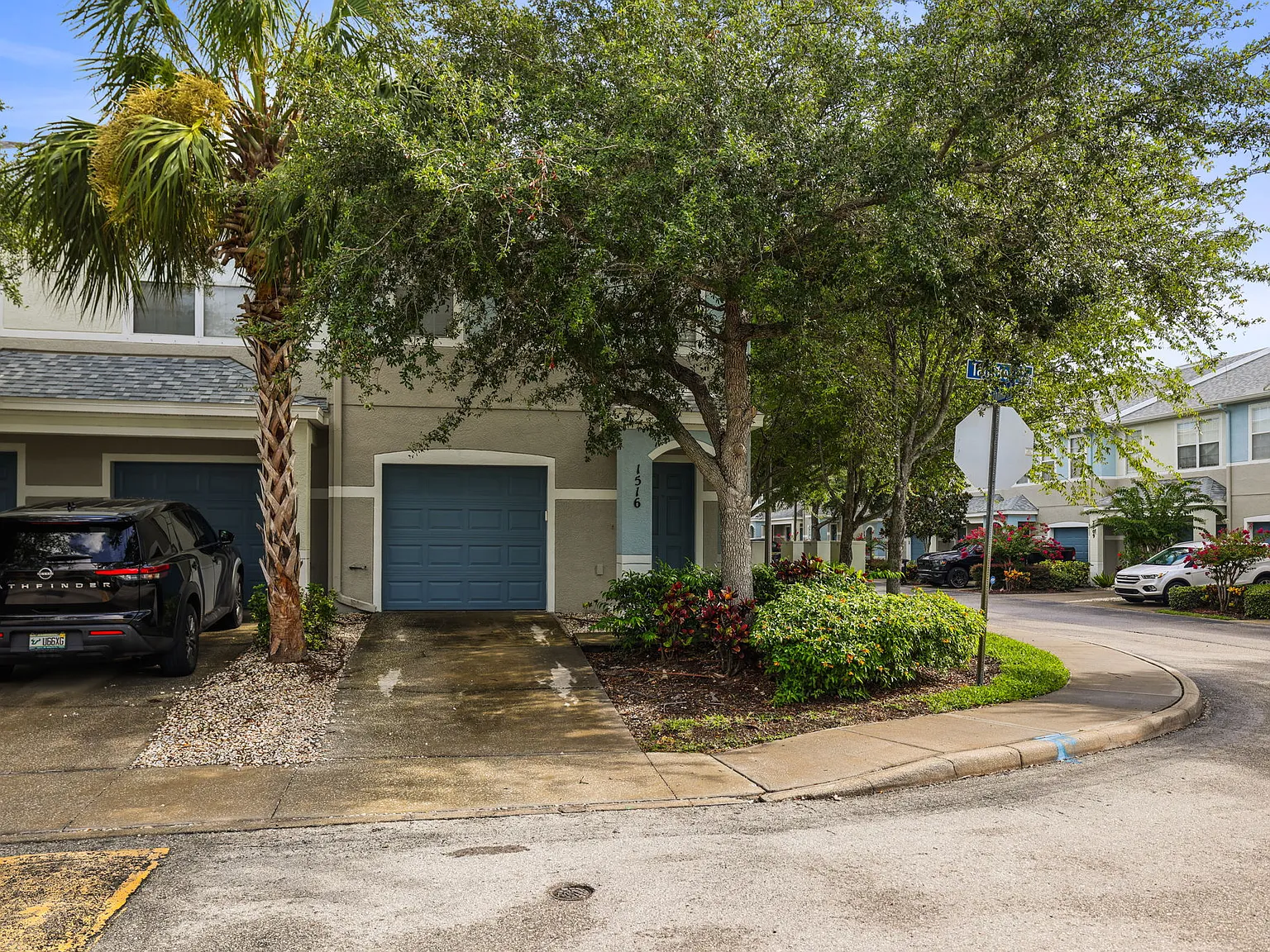 3 bed, 2.5 bath, 1496 sqft, $2,400 — Photo 1