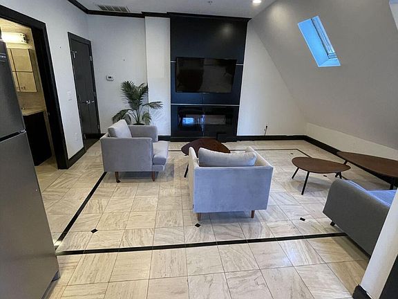 4th image of 5 Euclid Ave #3B