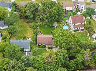 222 Half Hollow Rd, Deer Park, NY 11729
