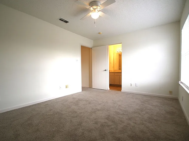 5036 Diaz Ave — Photo 10
