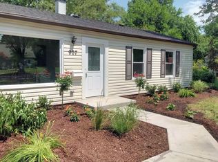 907 Crestwood Ct, Streamwood, IL
