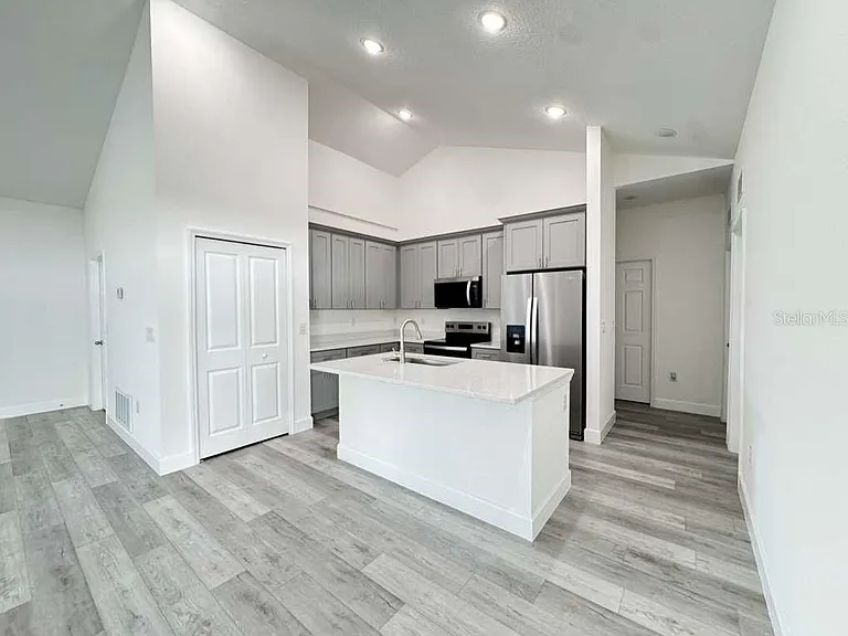 13376 SW 49th Ave — Photo 13