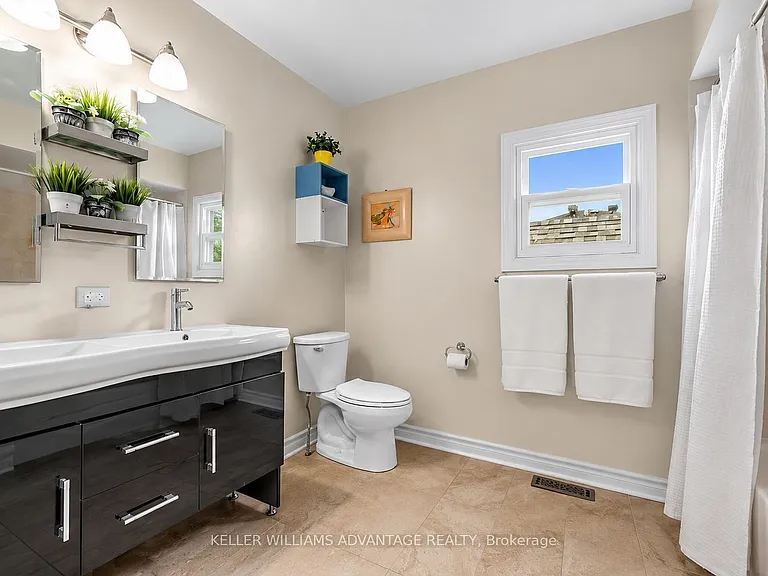 73 Highglen Ave — Photo 16