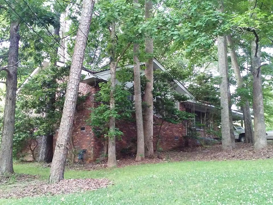 2nd image of 3642 Telstar Dr
