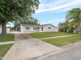 586 Louvre Dr, Melbourne, FL 32935