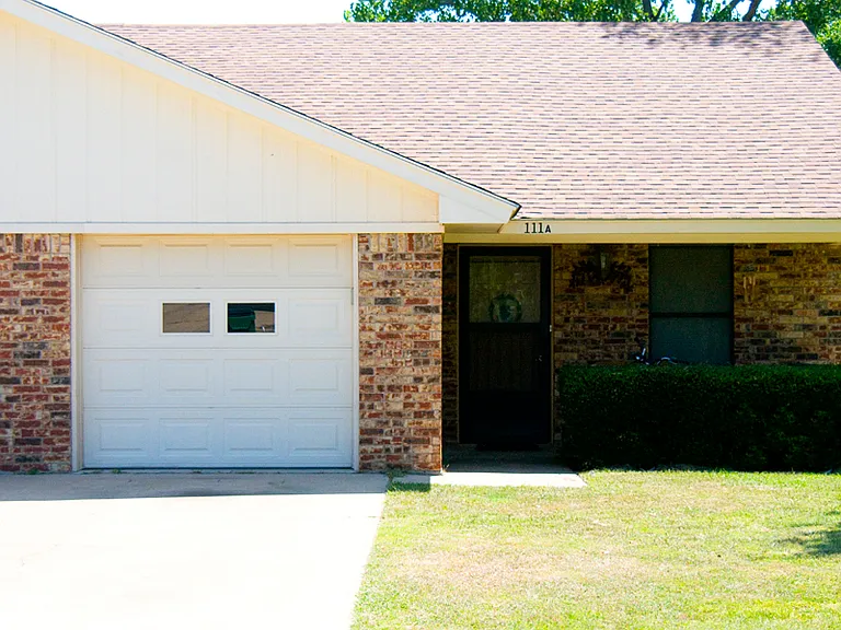 111A Willow Ln — Photo 9