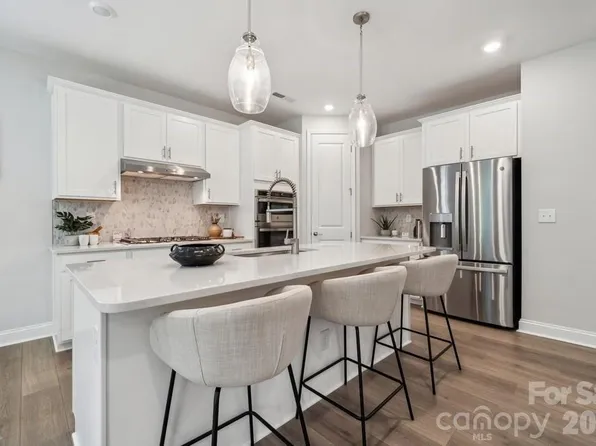 5060 Duval Cir, Tega Cay, SC 29708