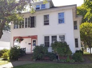 5 Crescent St #1, Westerly, RI 02891