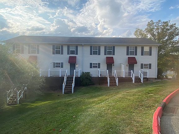 3rd image of 2201 Cherokee Rd APT 11