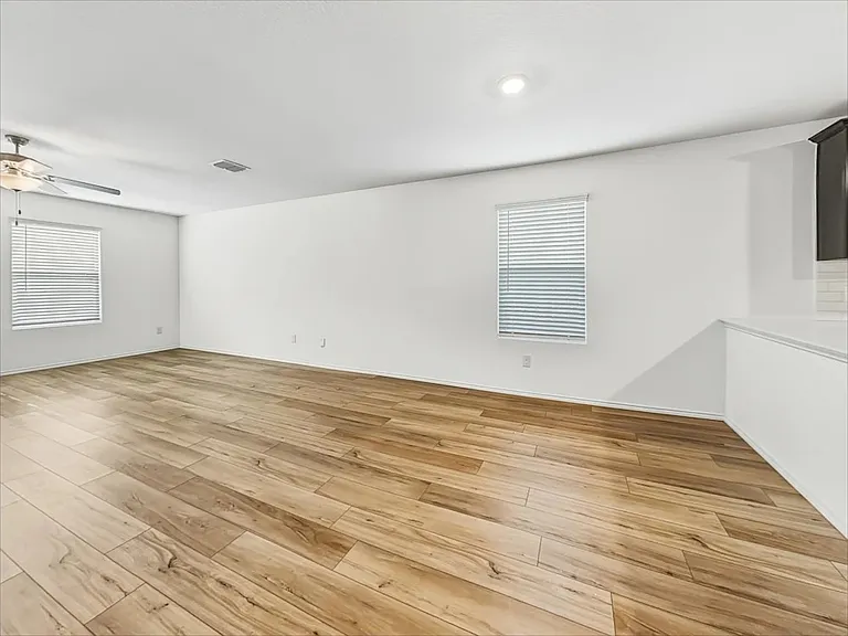 2412 Haymarket Rd — Photo 4
