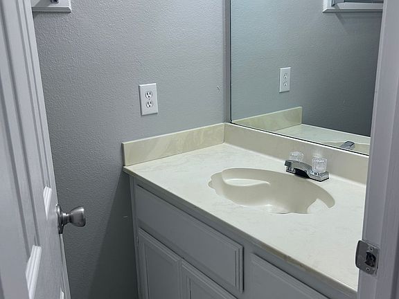 3rd image of 2202 W Elisa Ln #11