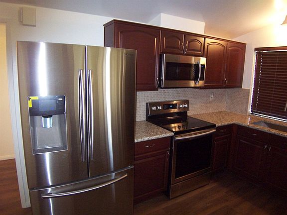 3rd image of 2490 Mammoth Dr
