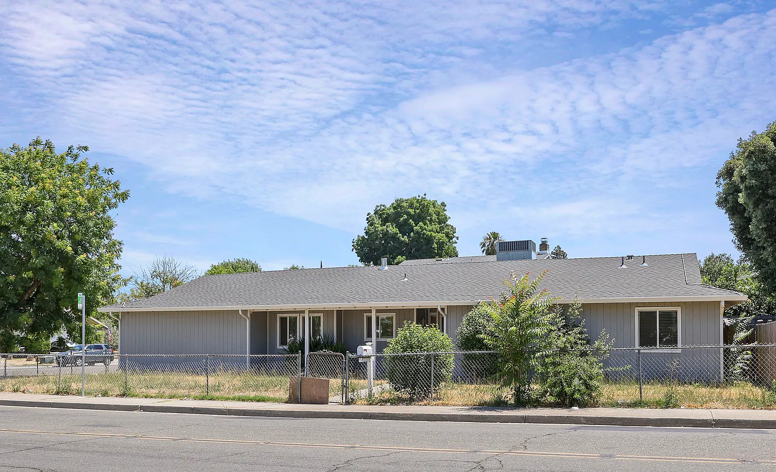 4 bed, 1600 sqft, $3,050 — Photo 1