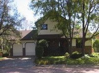 216 S Oak Ridge Rd, Brandon, SD 57005