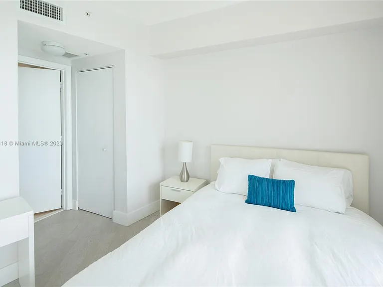 1750 N Bayshore Dr #2602 — Photo 17