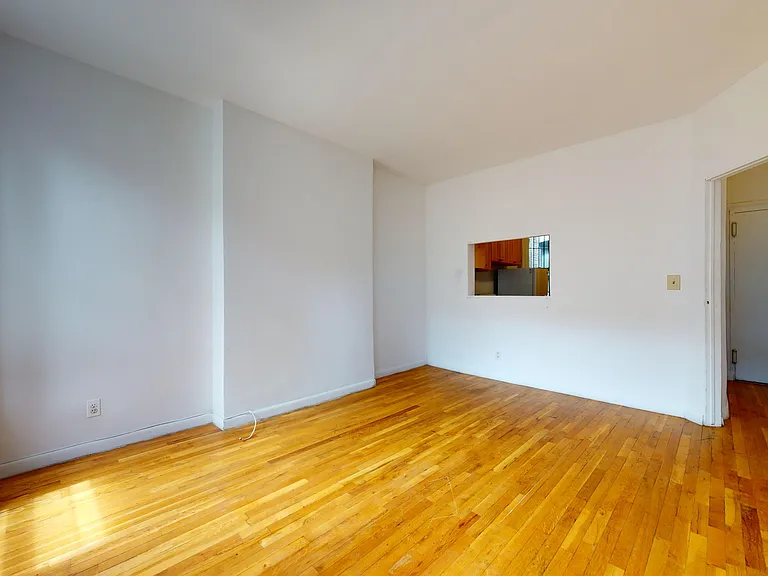 309 E 90th St #5 — Photo 4