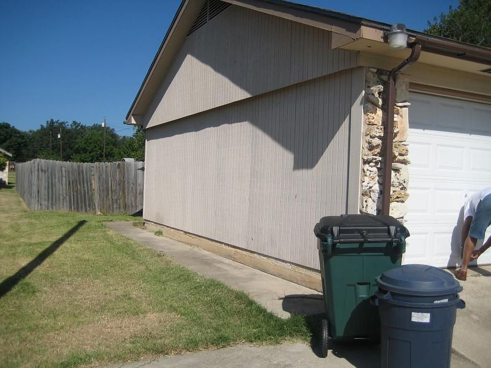 1st image of 3214 Laura Ln