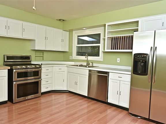 5th image of 937 Gaynelle Ave