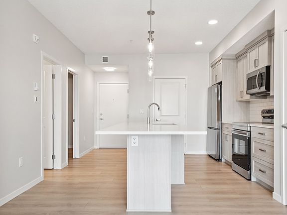 5th image of 550 Belmont St SW #2307