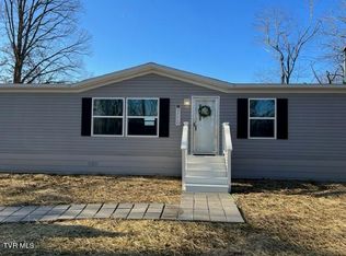320 Crawford Ln, Blountville, TN 37617