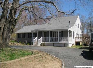 15 Havens Bridge Rd, Farmingdale, NJ 07727