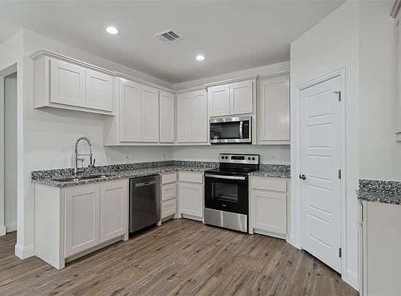 5th image of 1263 New York Ave