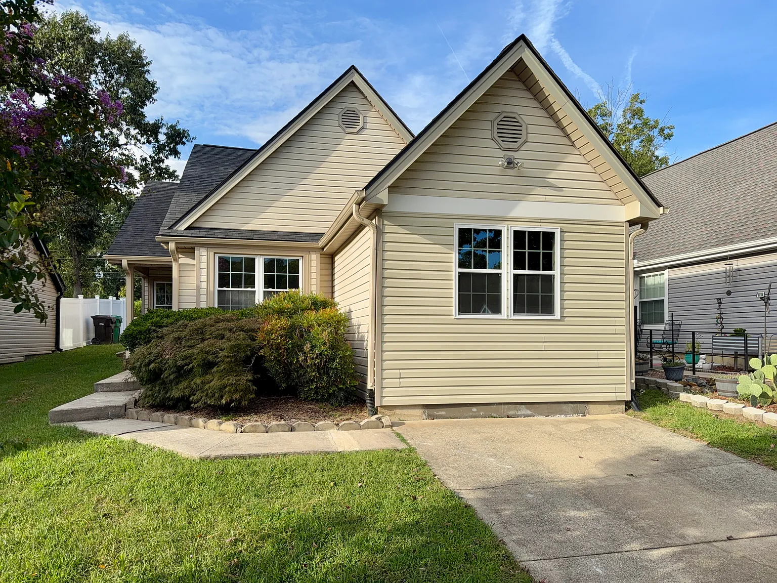 3 bed, 1186 sqft, $1,850 — Photo 2