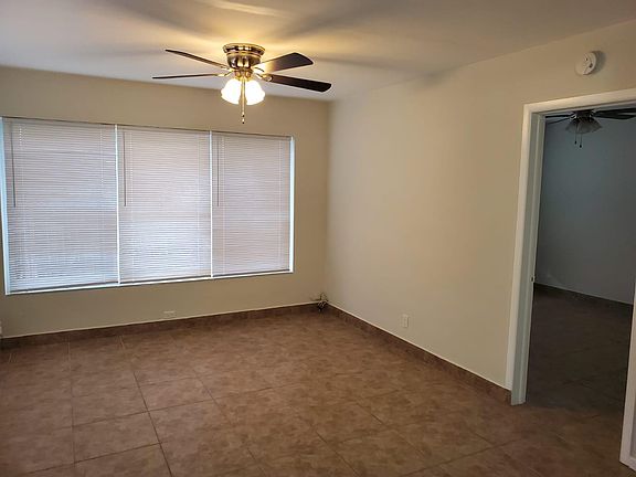 Spacious and Well lit Livingroom