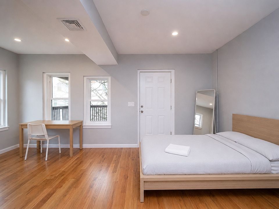 1st image of 132 Ellington St #3A