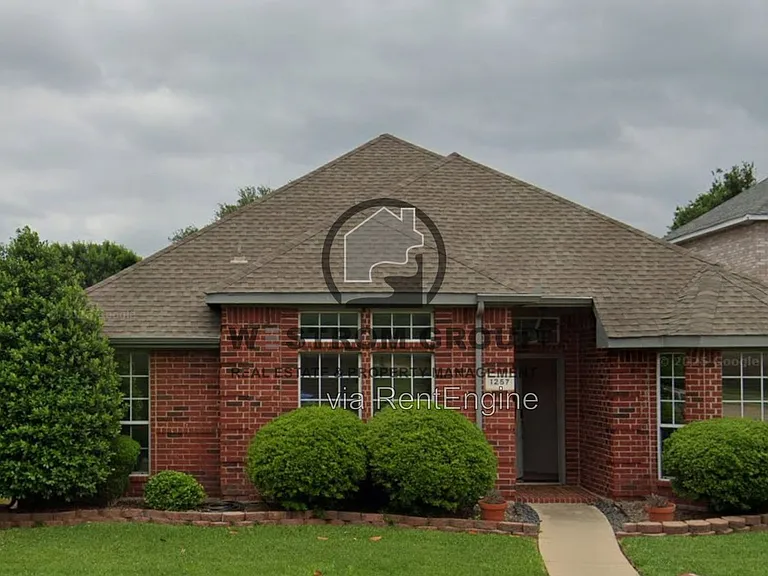 1257 Christopher Ln — Photo 1