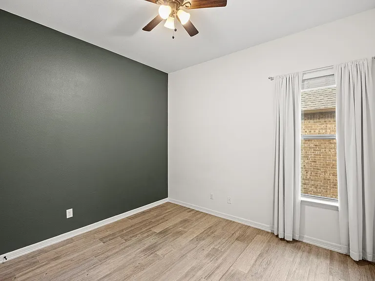 366 Mirafield Ln — Photo 10