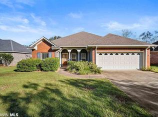 104 Gilbreath Ave, Fairhope, AL 36532
