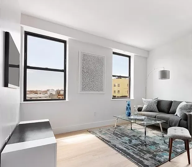951 Madison St #6 — Photo 3